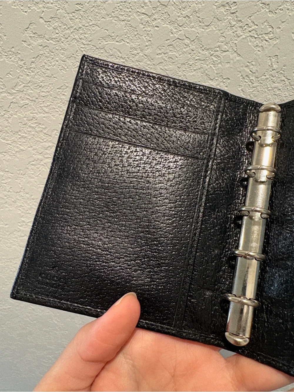 Gucci compact black